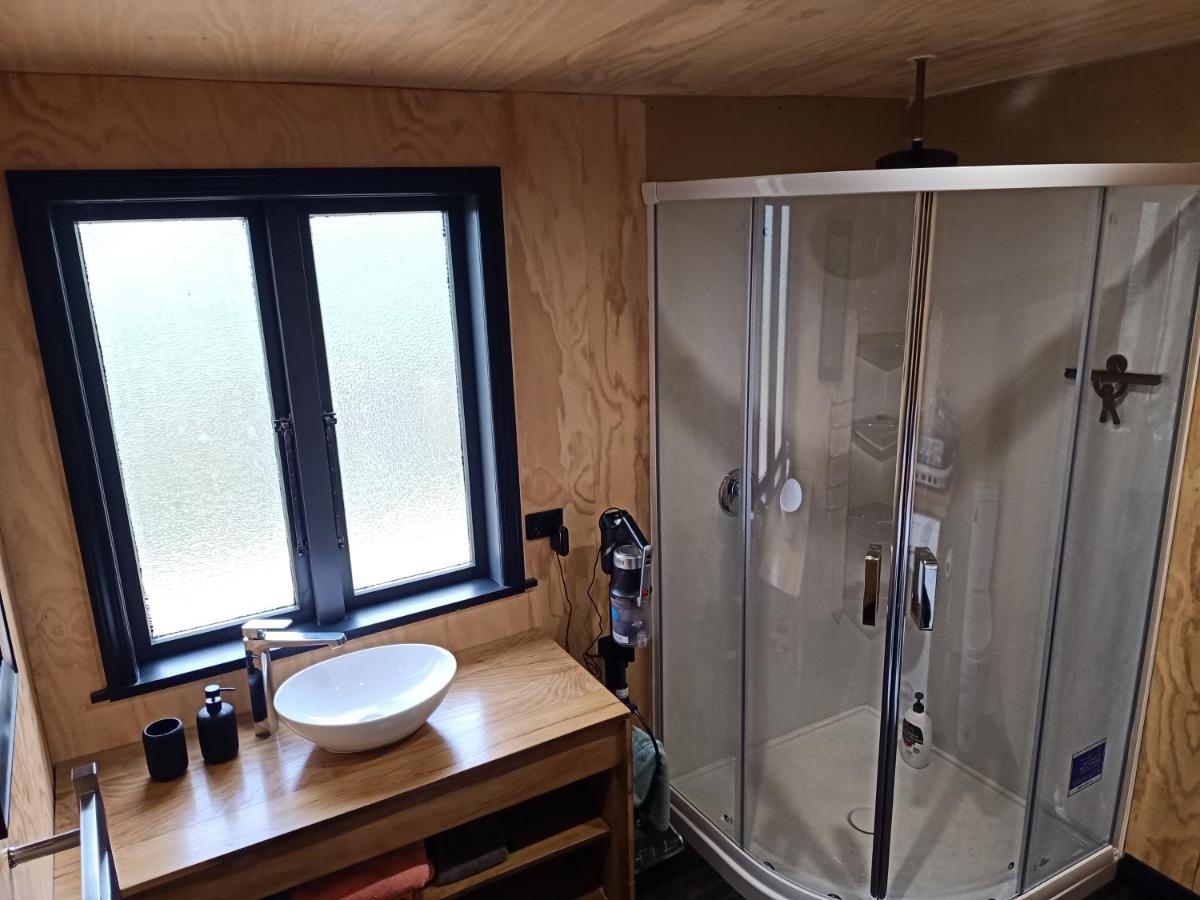 Renagour Cottage - Farmstay With Hot Tub! 旺格努伊 外观 照片